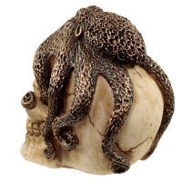 Schedel met bronskleurige octopus